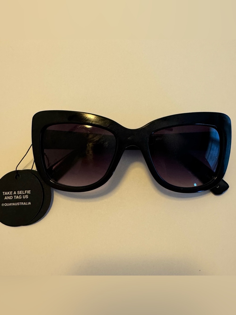 QUAY Australia Breath Of Life Sunglasses - Black Frames Gradient Purple Lens NWT